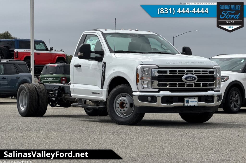 2025 Ford F-350 Super Duty Chassis XL Regular Cab DRW RWD