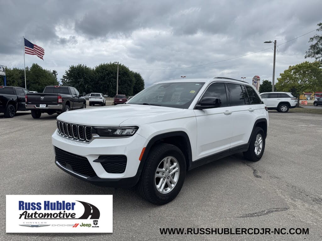 2023 Jeep Grand Cherokee Laredo 4WD