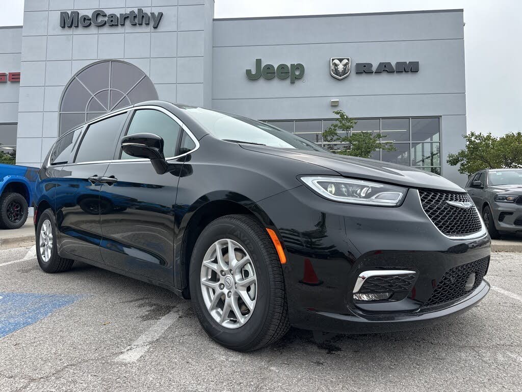 2026 Chrysler Pacifica Select FWD