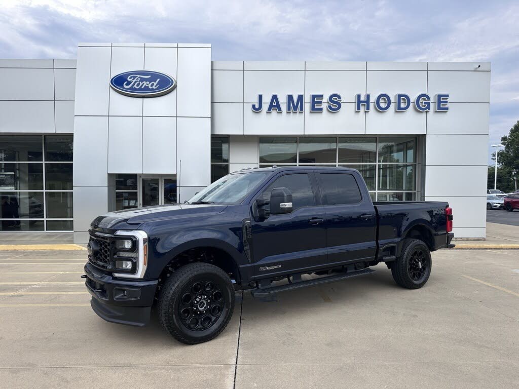 2025 Ford F-250 Super Duty Lariat Crew Cab 4WD
