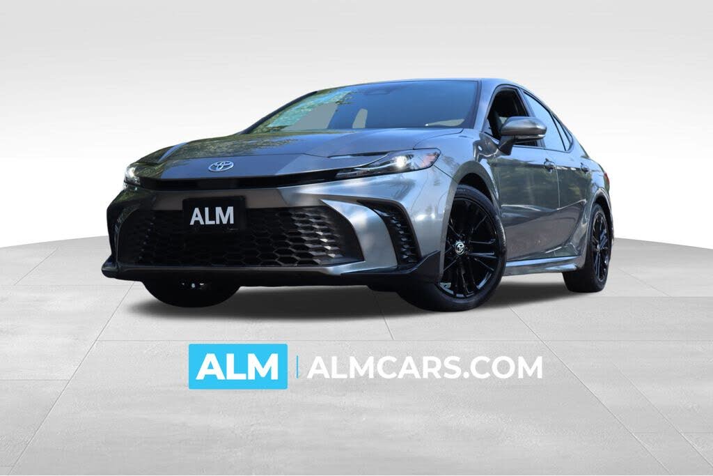 2025 Toyota Camry SE FWD