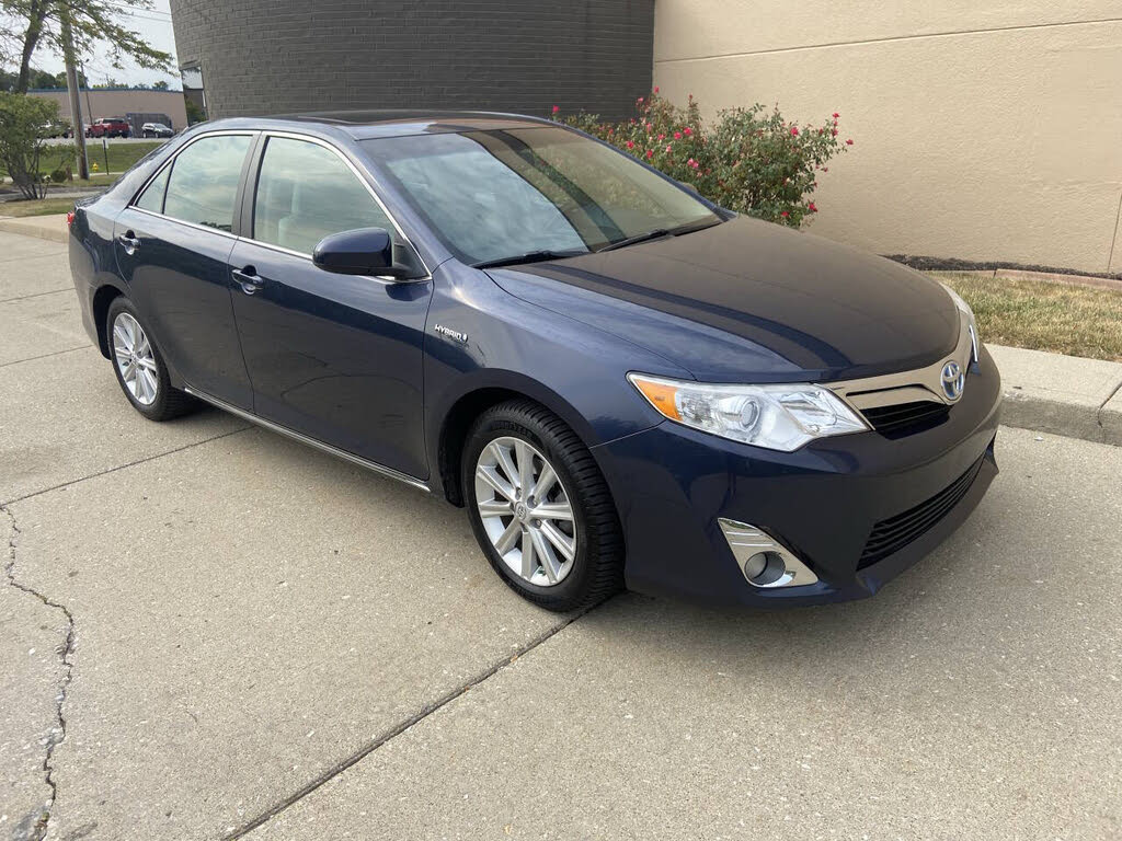 2014 Toyota Camry Hybrid XLE FWD