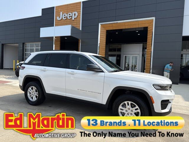 2024 Jeep Grand Cherokee Laredo 4WD