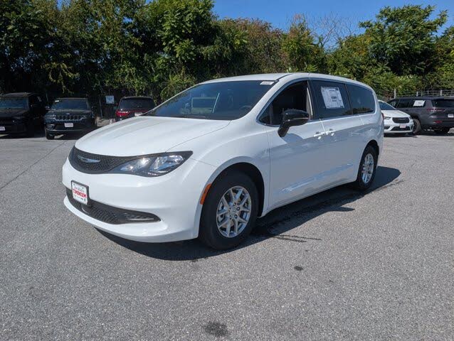 2026 Chrysler Voyager LX FWD