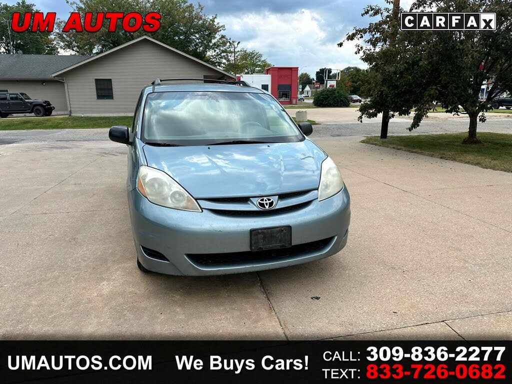 2008 Toyota Sienna LE 8 Passenger