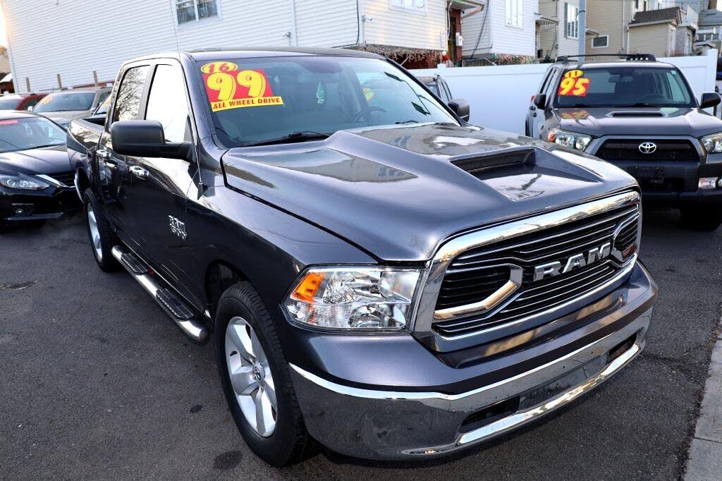 2016 RAM 1500 SLT Crew Cab 4WD