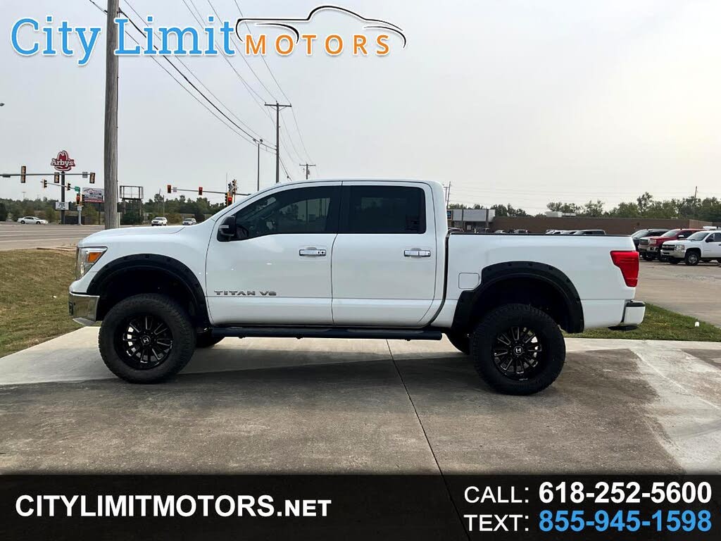 2018 Nissan Titan SV Crew Cab 4WD