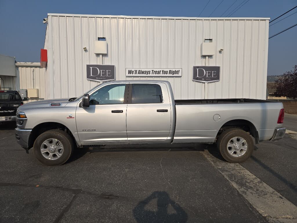 2026 RAM 3500 Big Horn Crew Cab LB 4WD