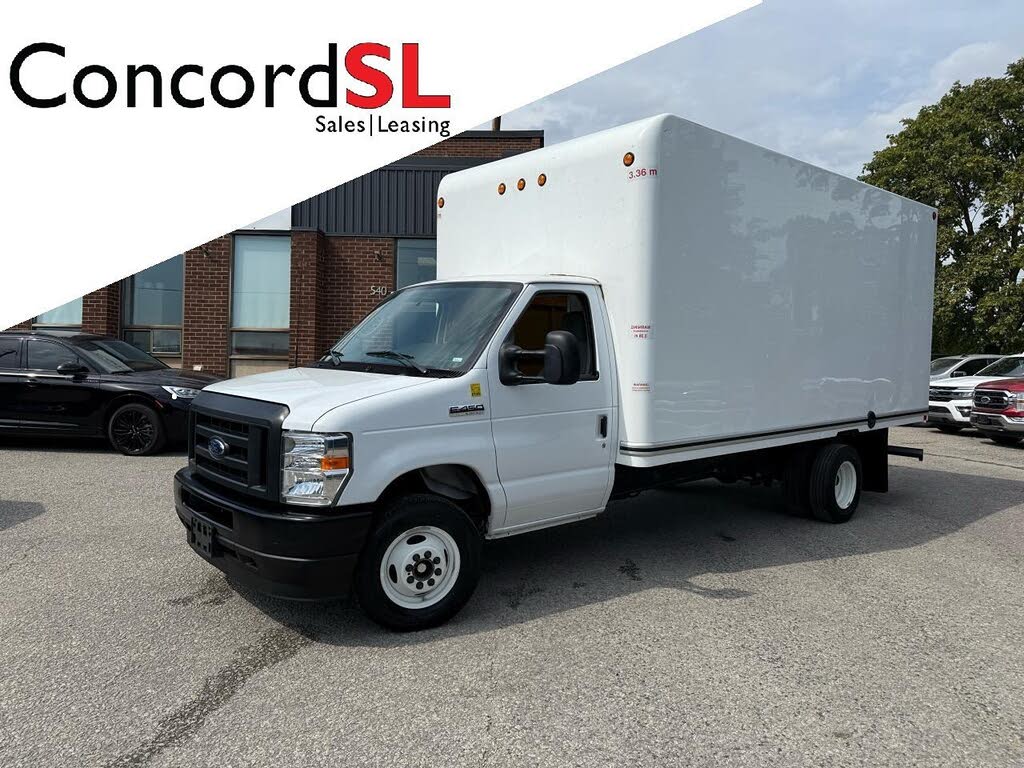 2025 Ford E-Series Chassis E-450 SD Stripped 158 DRW RWD