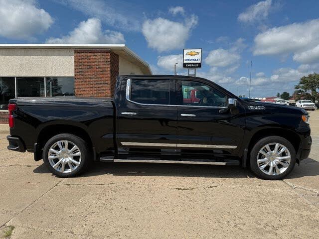 2023 Chevrolet Silverado 1500 High Country Crew Cab 4WD
