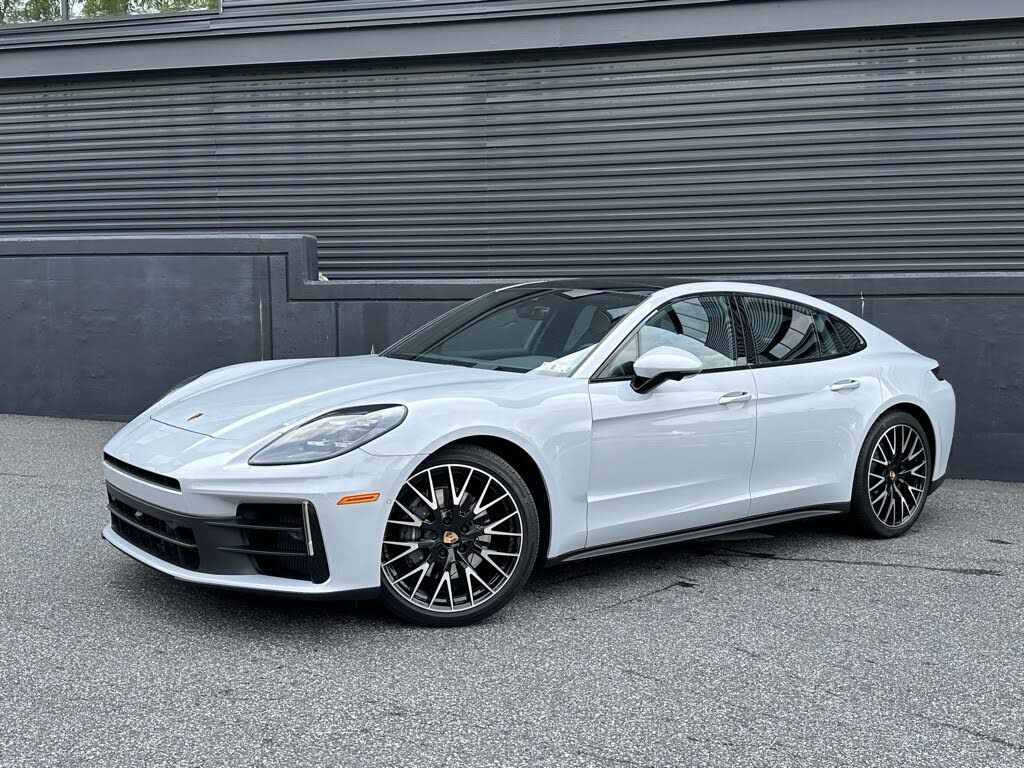 2025 Porsche Panamera 4 AWD