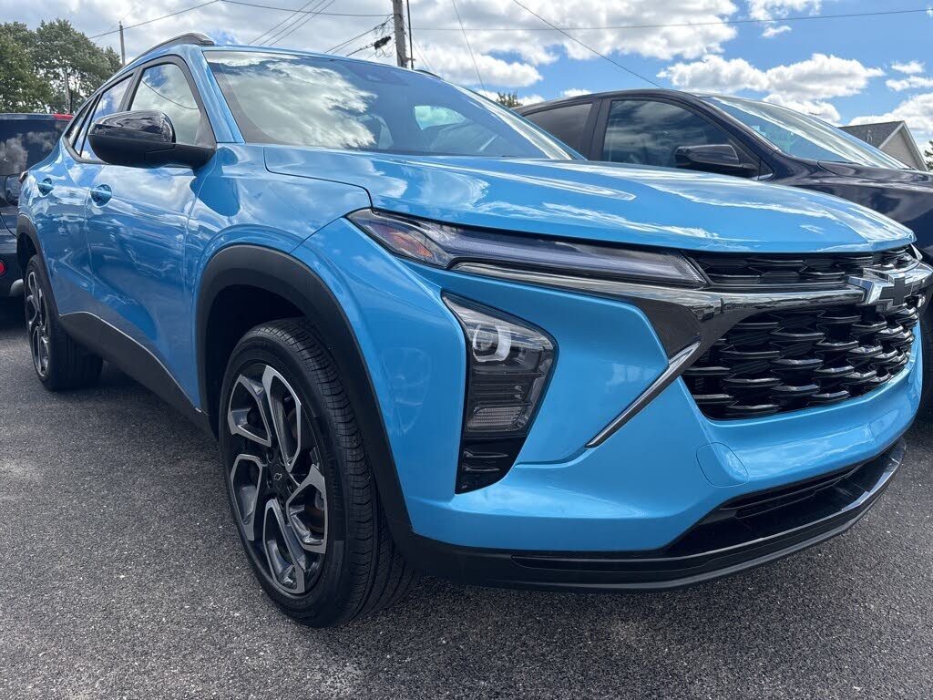 2025 Chevrolet Trax RS with 2RS FWD