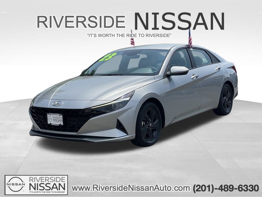 2023 Hyundai Elantra SEL FWD