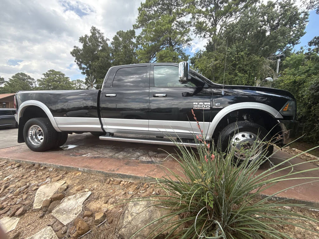 2013 RAM 3500 Laramie Crew Cab LB DRW 4WD