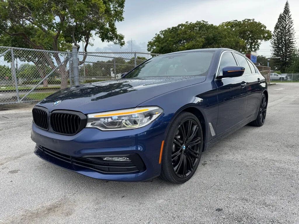 2017 BMW 5 Series 540i Sedan RWD