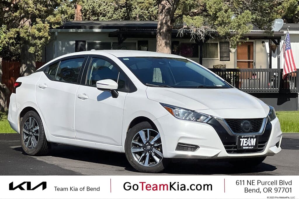 2021 Nissan Versa SV FWD