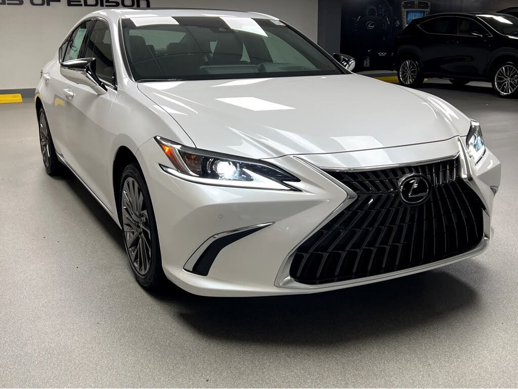 2025 Lexus ES Hybrid 300h Luxury FWD