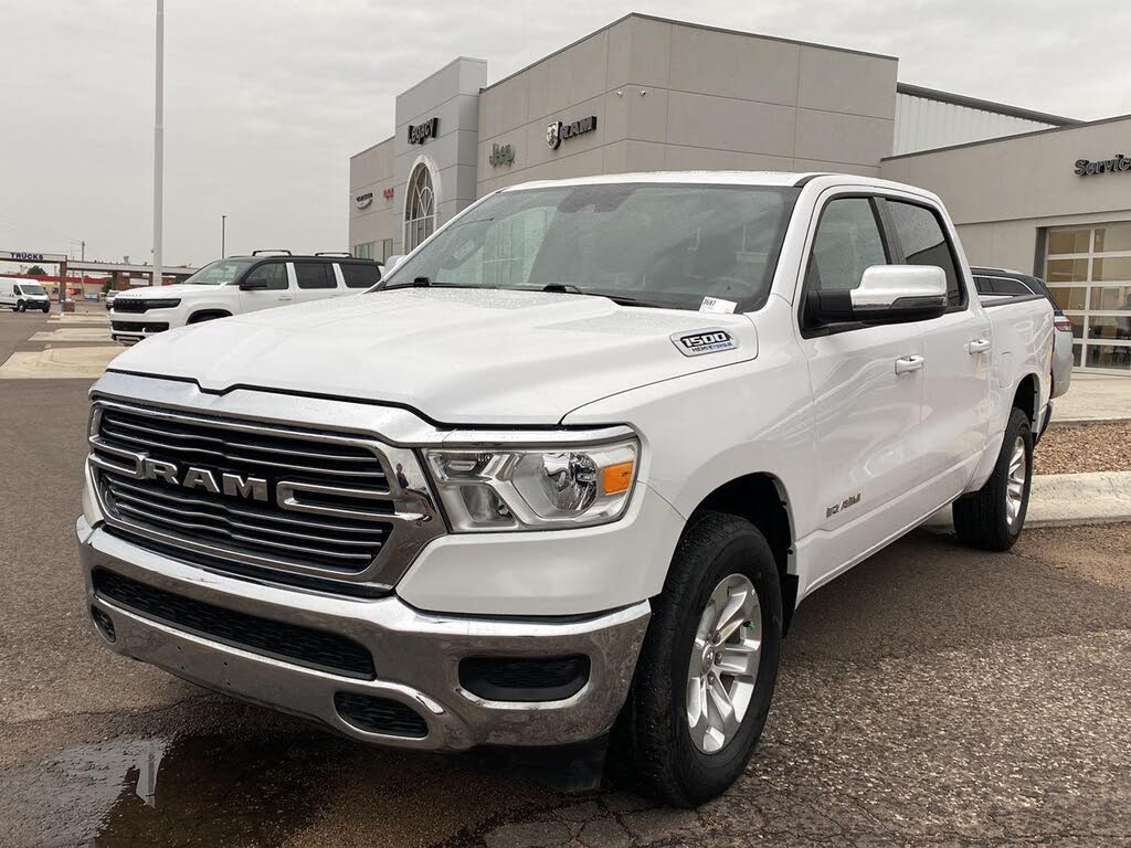 2024 RAM 1500 Laramie Crew Cab 4WD