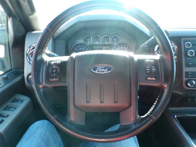 2012 Ford F-250 Super Duty Lariat Crew Cab 4WD