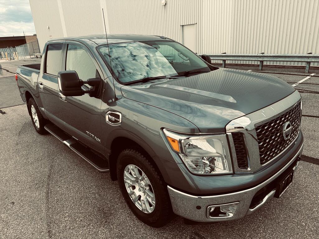2017 Nissan Titan SV Crew Cab 4WD