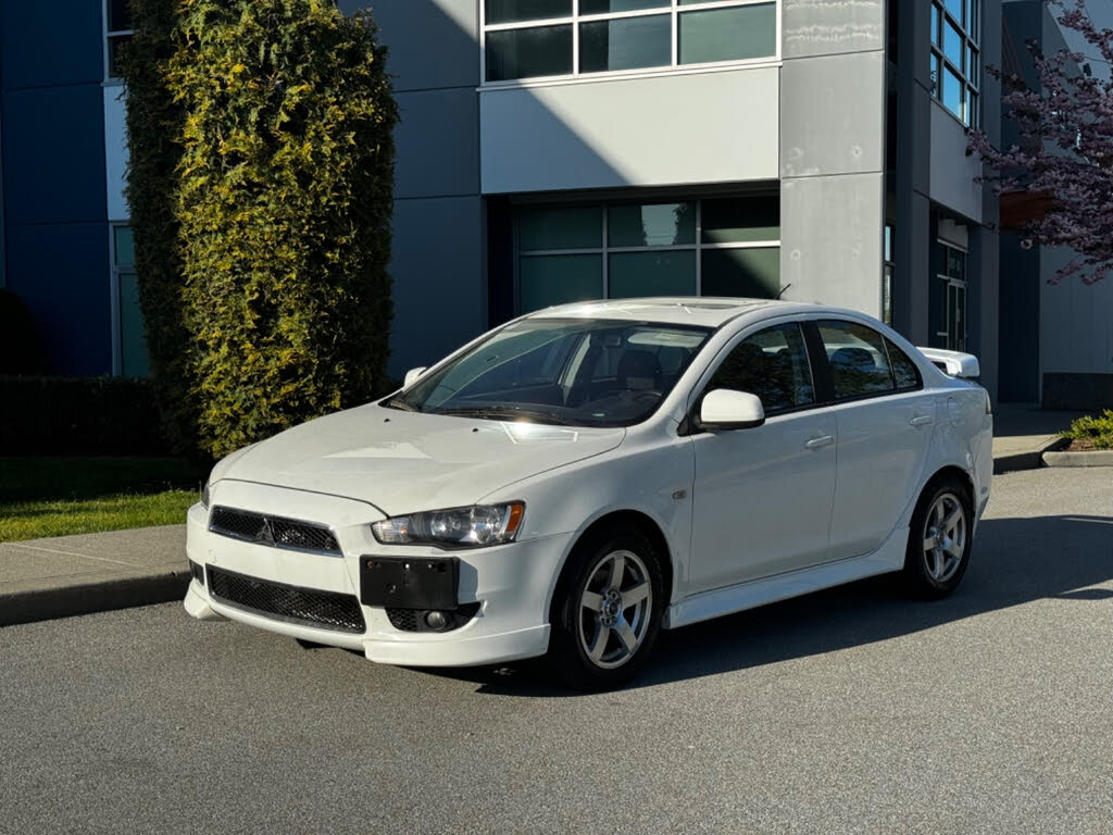 Mitsubishi Lancer ES FWD 2013