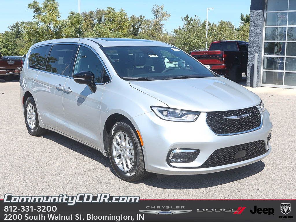 2026 Chrysler Pacifica Select FWD