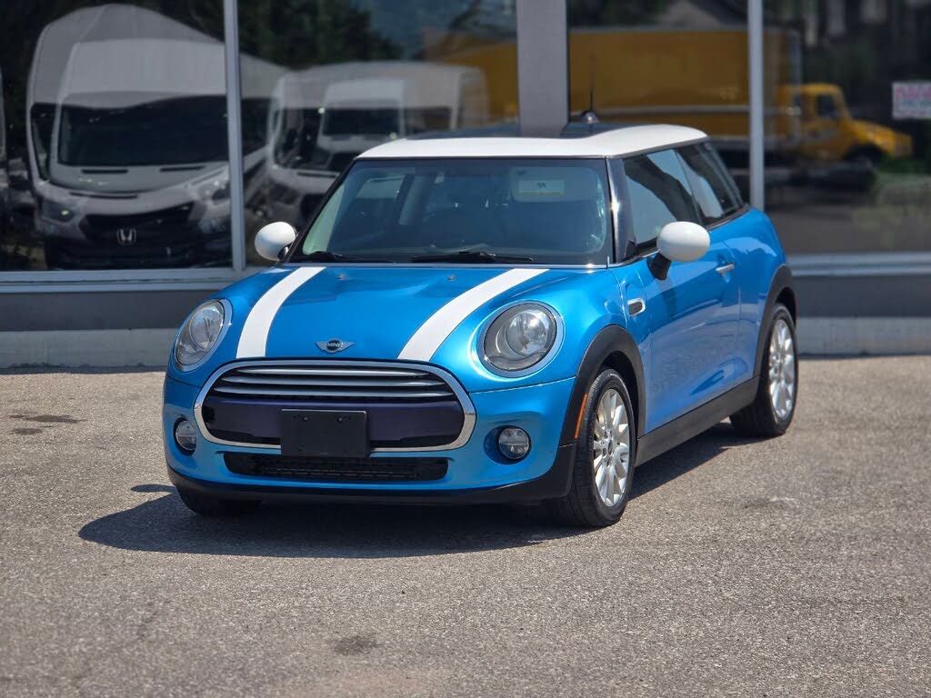 2015 MINI Cooper 2-Door Hatchback FWD