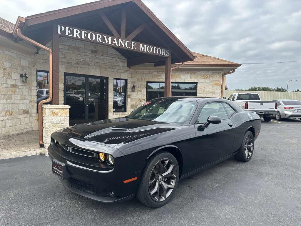 2019 Dodge Challenger SXT RWD