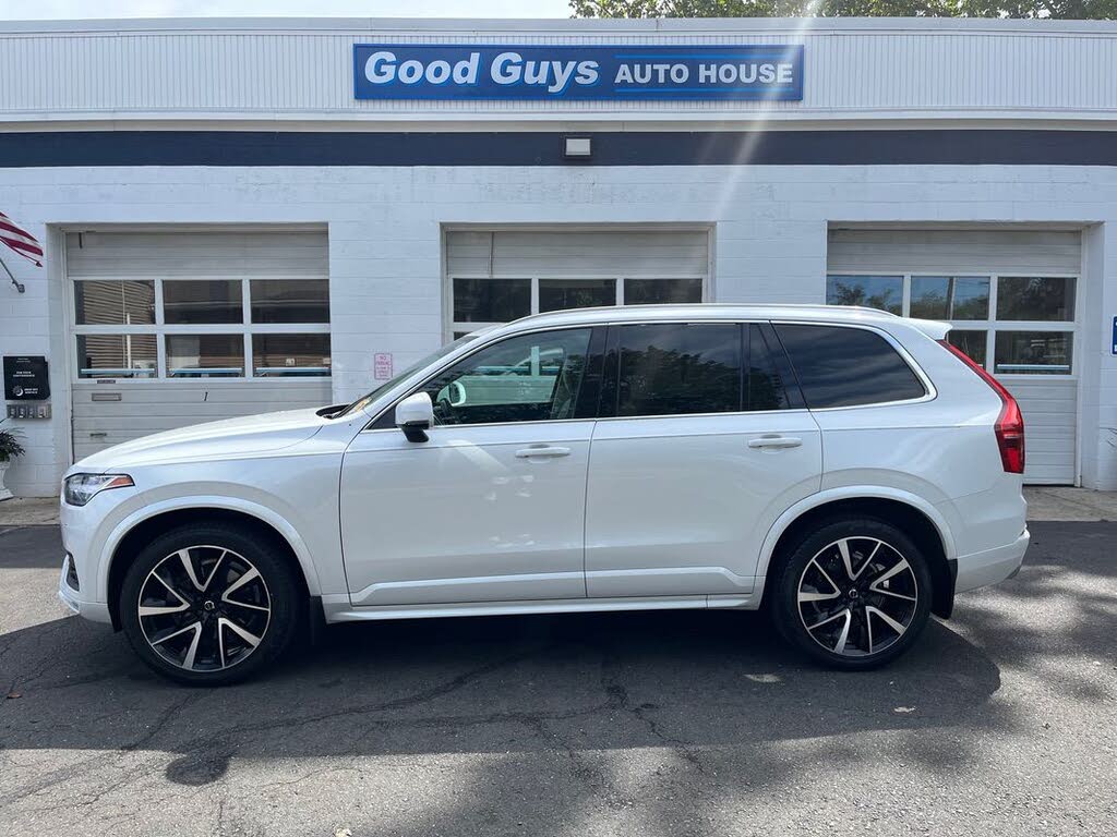 2020 Volvo XC90 T6 Momentum 6-Passenger AWD