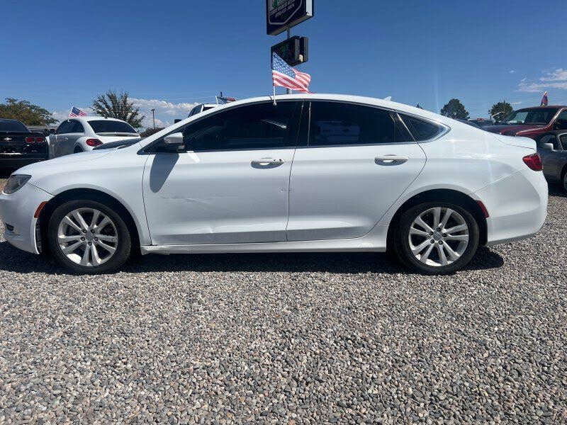 2016 Chrysler 200 Limited Sedan FWD
