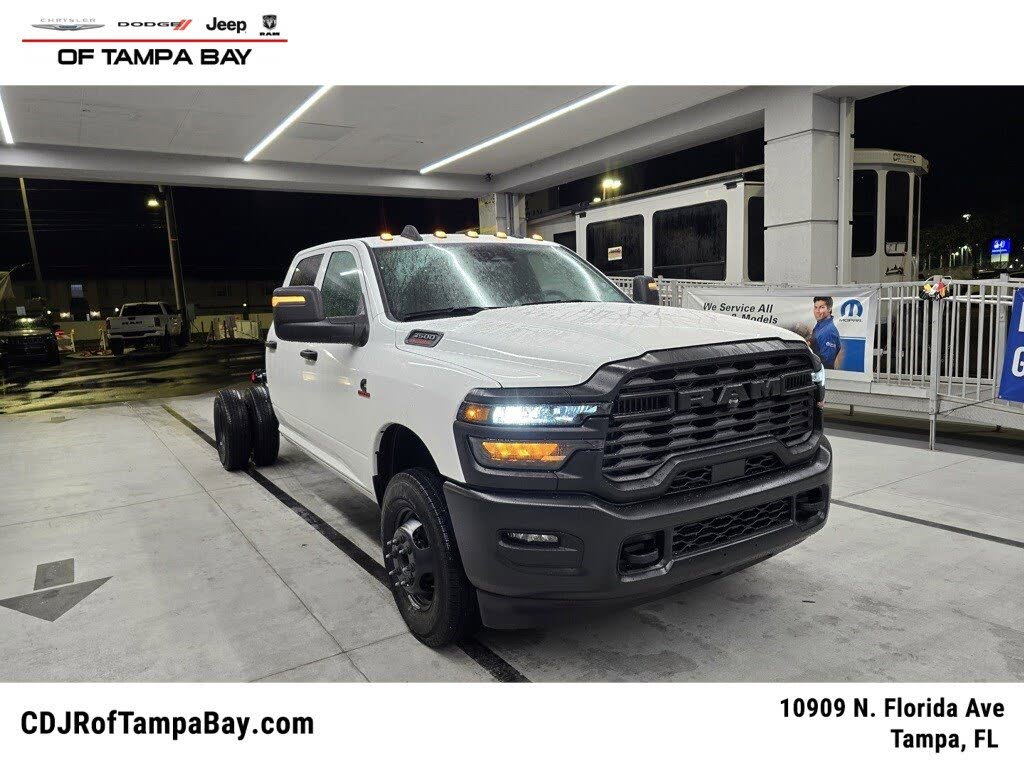 2026 RAM 3500 Chassis Tradesman Crew Cab LB DRW 4WD
