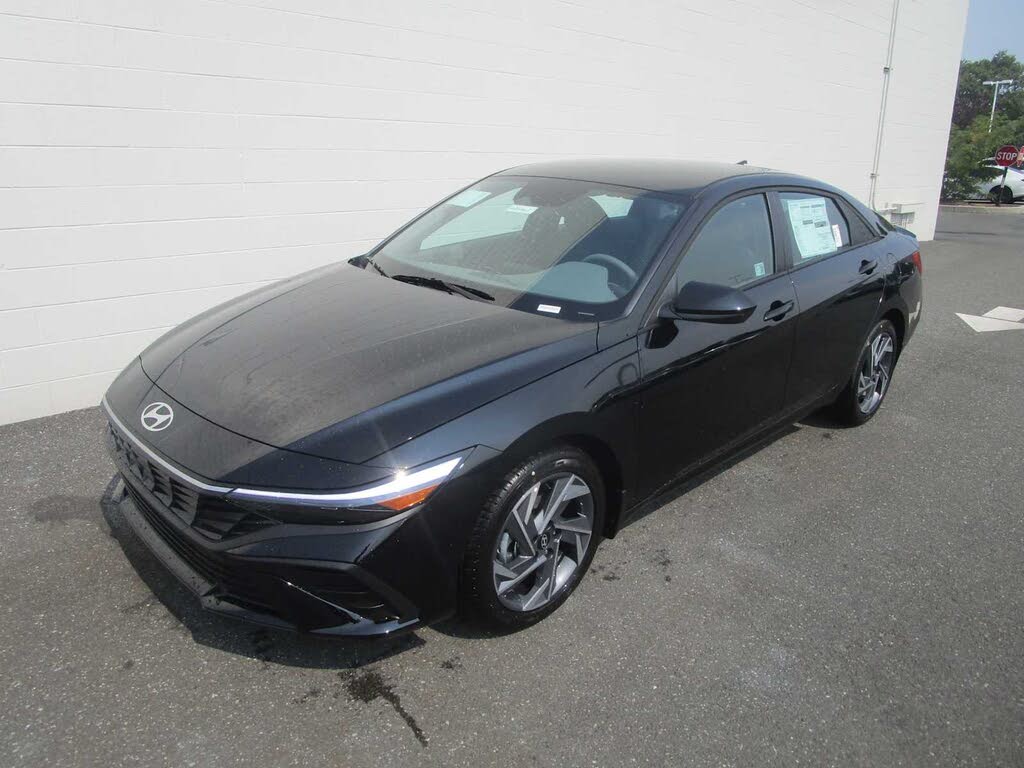 2025 Hyundai Elantra SEL Sport FWD