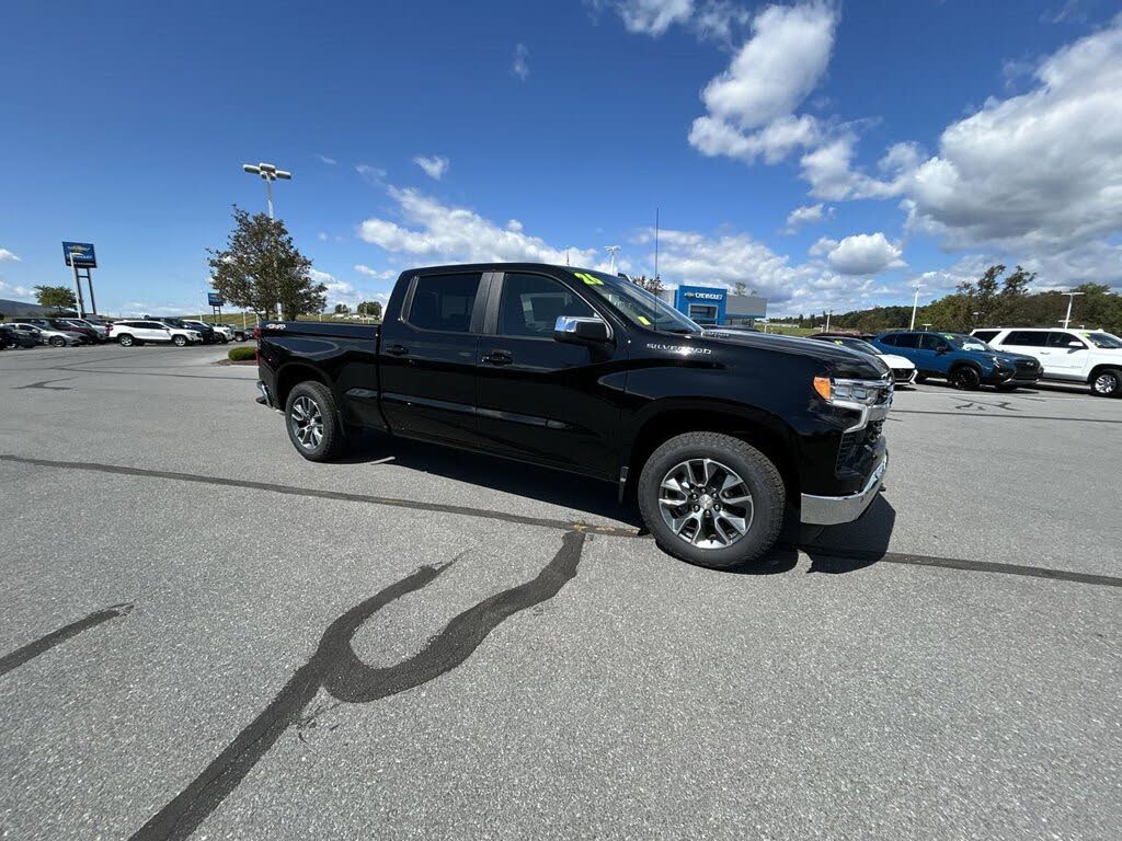 2026 Chevrolet Silverado 1500 LT Crew Cab 4WD
