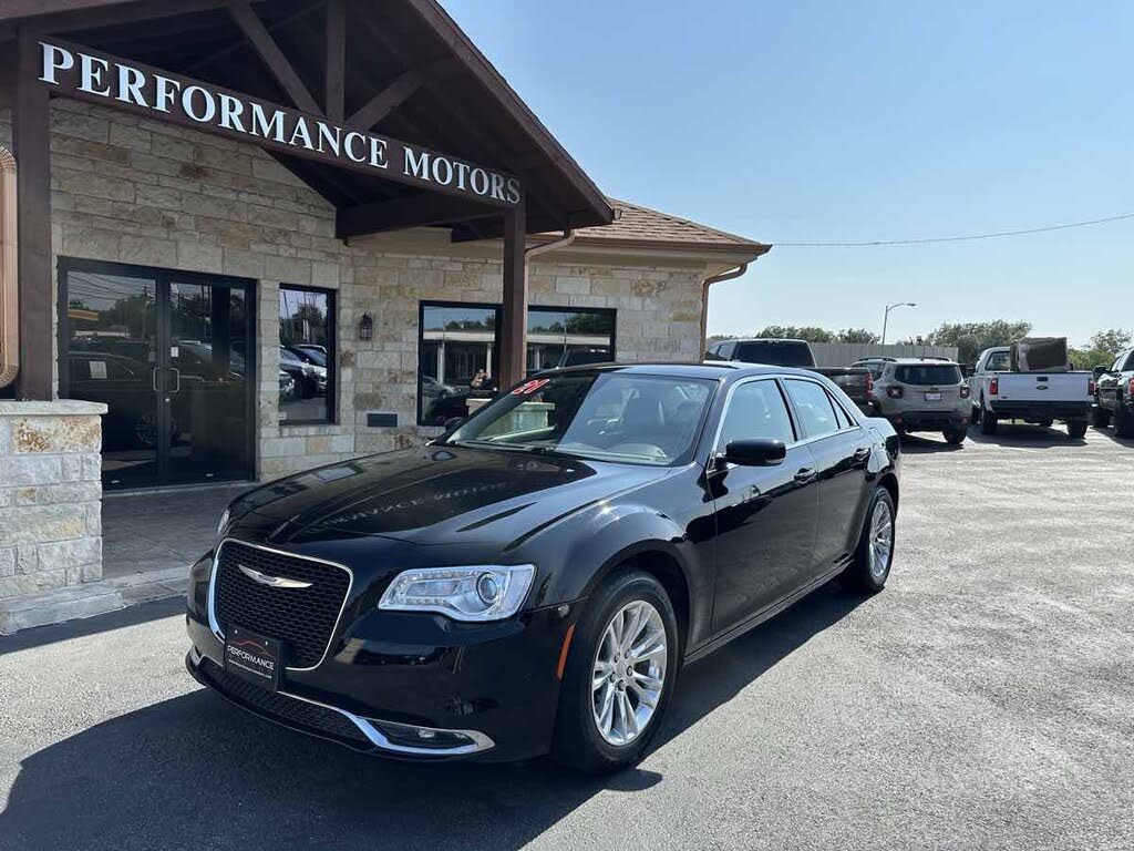 2021 Chrysler 300 Touring L RWD
