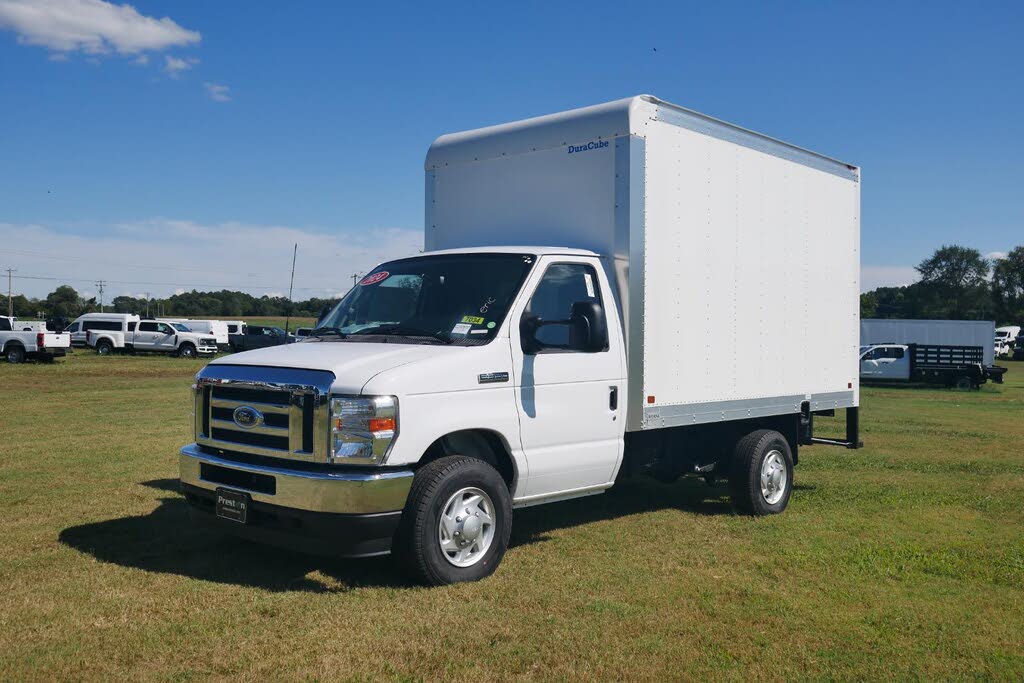 2025 Ford E-Series Chassis E-350 SD Cutaway SB DRW RWD