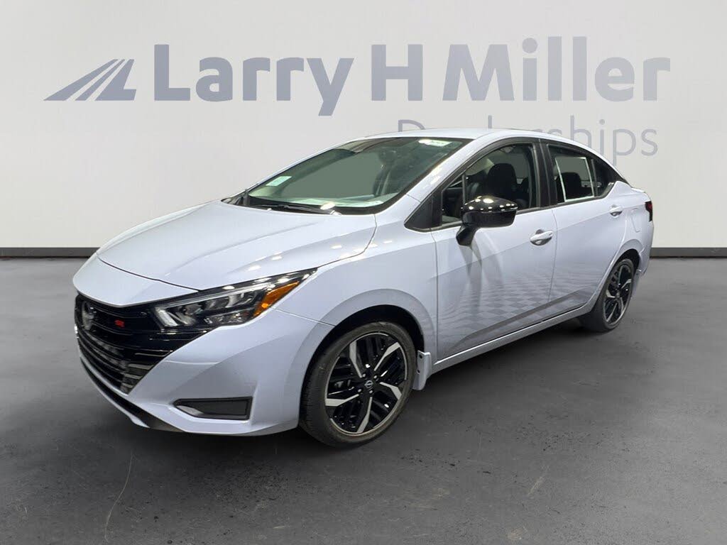 2025 Nissan Versa SR FWD