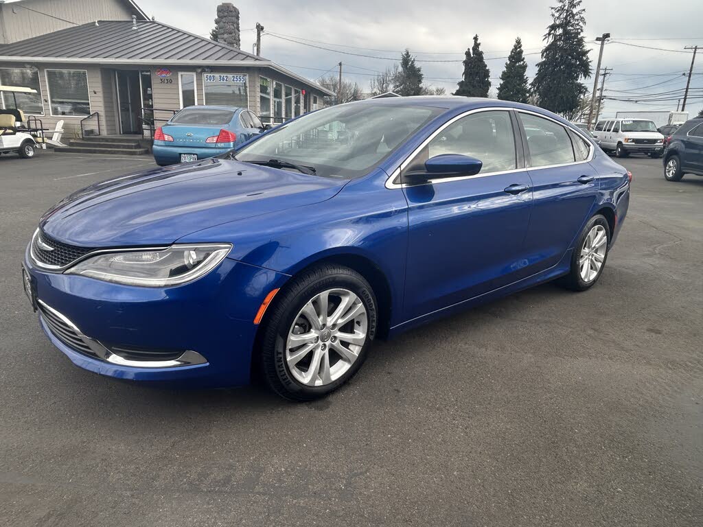 2015 Chrysler 200 Limited Sedan FWD