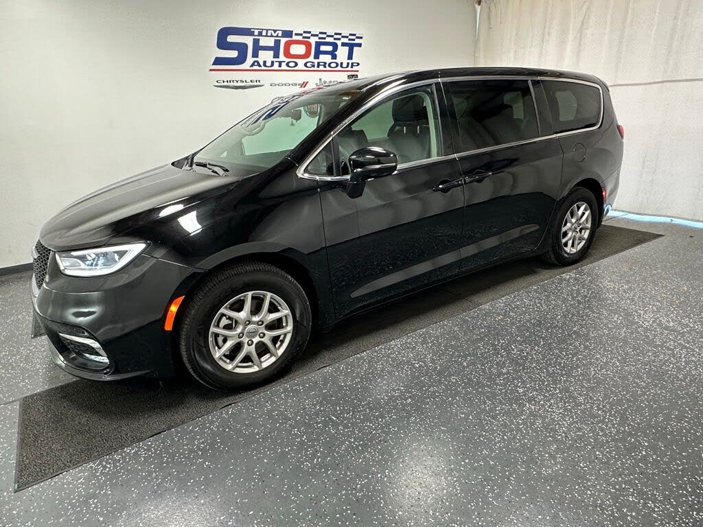 2024 Chrysler Pacifica Touring L FWD