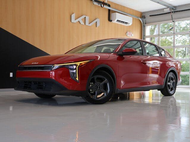 2025 Kia K4 LXS FWD