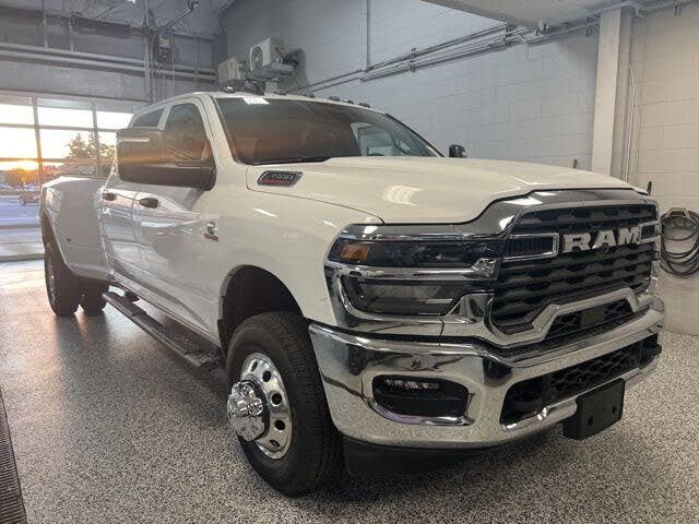 2026 RAM 3500 Tradesman Crew Cab LB DRW 4WD