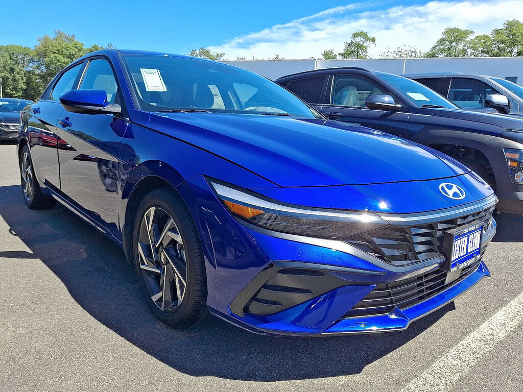 2025 Hyundai Elantra SEL Convenience FWD