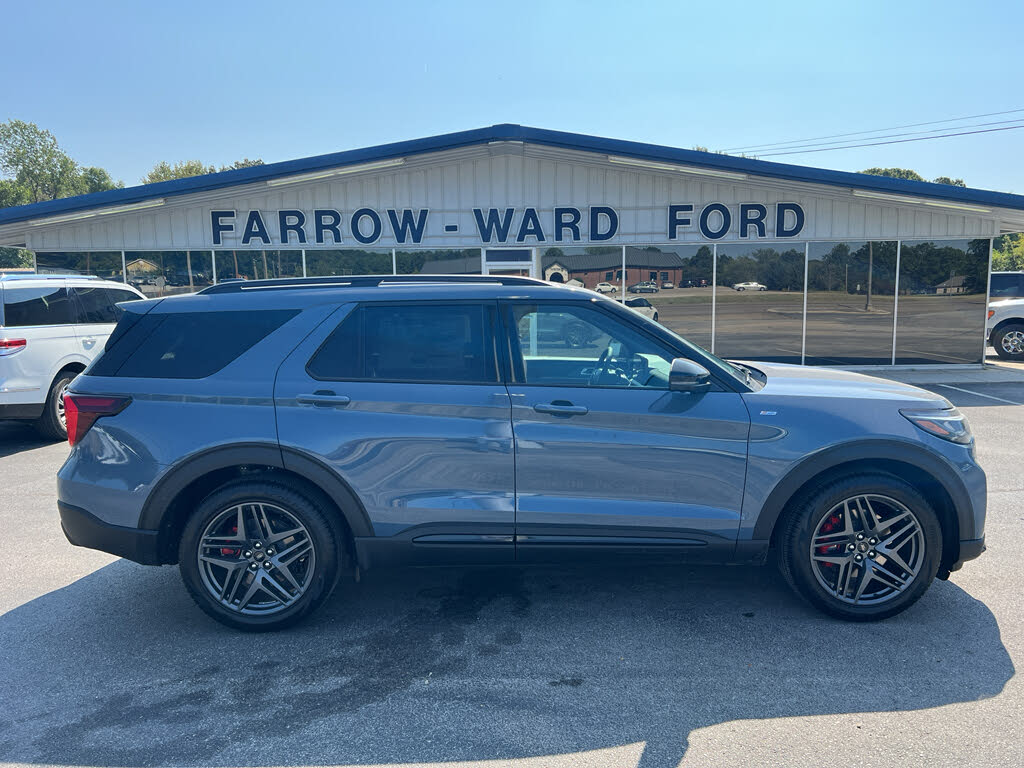 2025 Ford Explorer ST-Line RWD