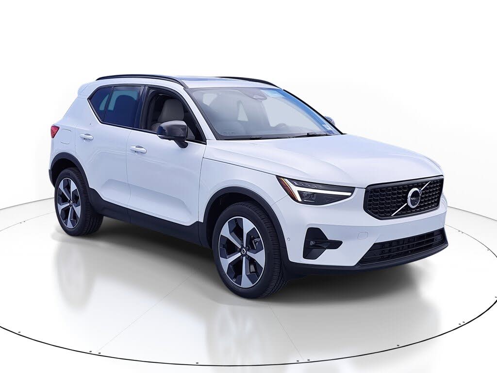 2026 Volvo XC40 B5 Plus AWD