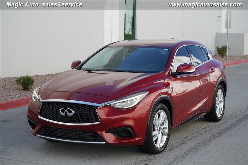 2017 INFINITI QX30 Luxury FWD