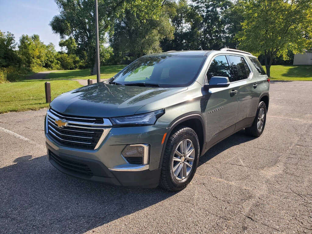 2023 Chevrolet Traverse LT Cloth FWD
