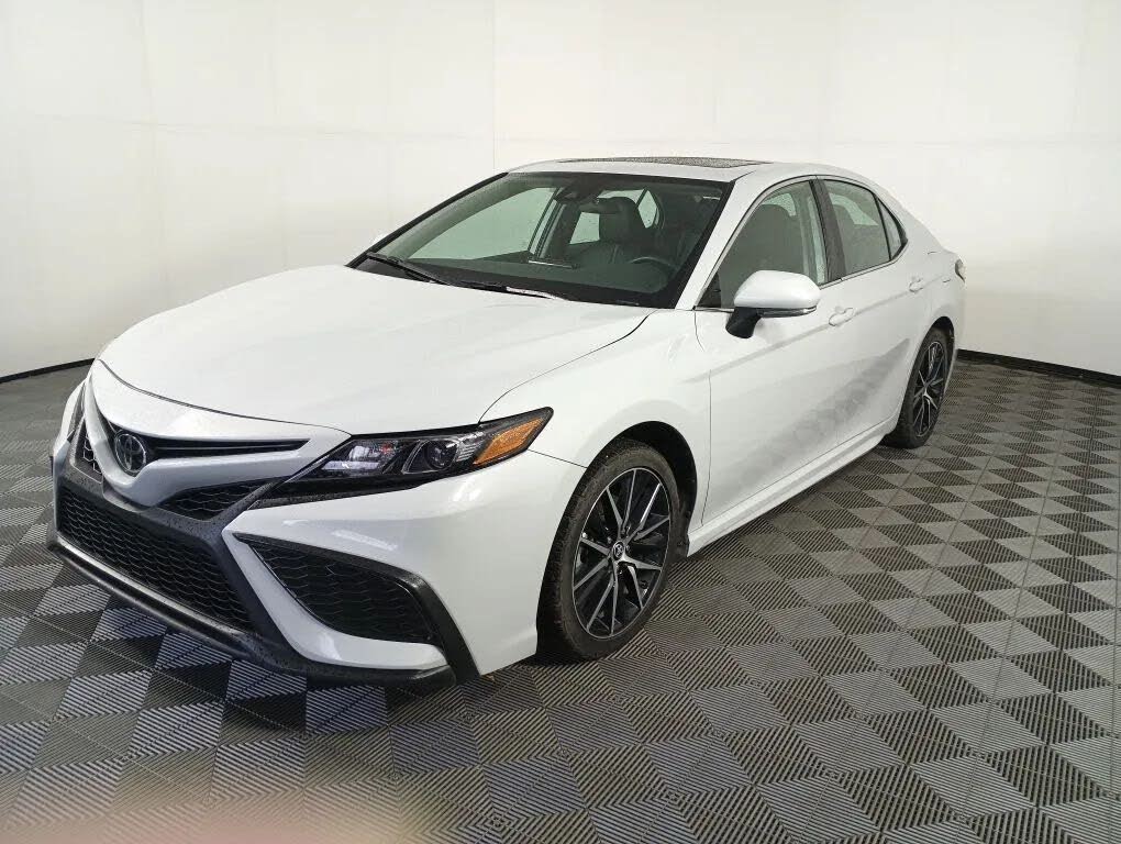 2023 Toyota Camry SE AWD