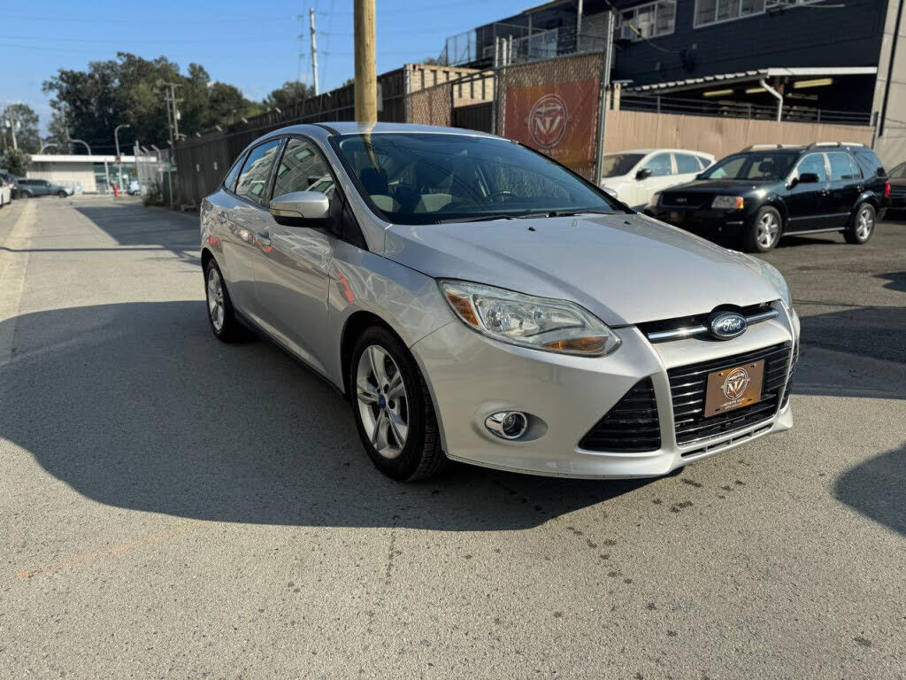 Ford Focus SE 2012