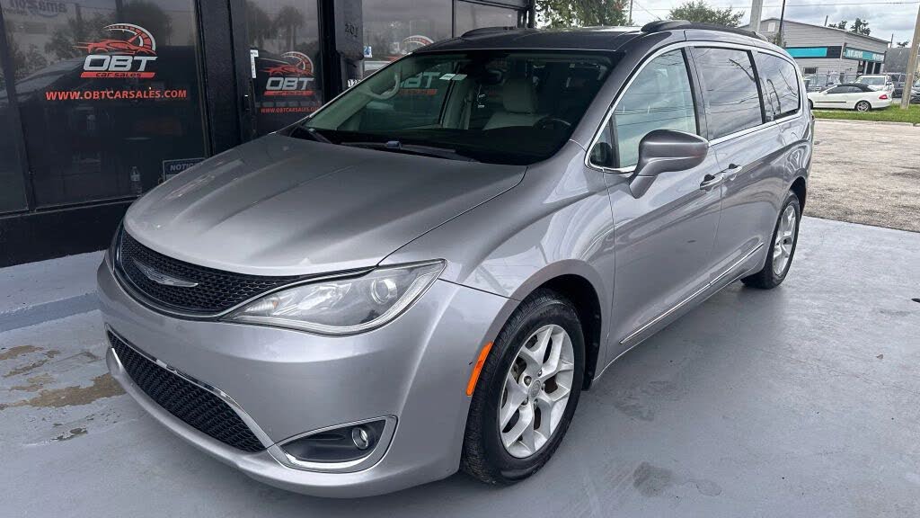 2017 Chrysler Pacifica Touring L FWD