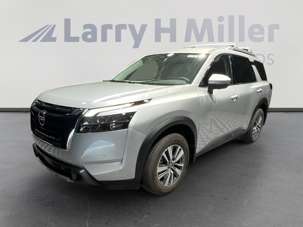 2025 Nissan Pathfinder SL FWD
