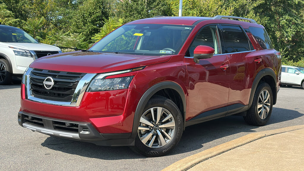 2025 Nissan Pathfinder SL 4WD